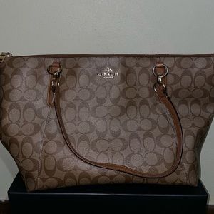 Coach tote‼️📦